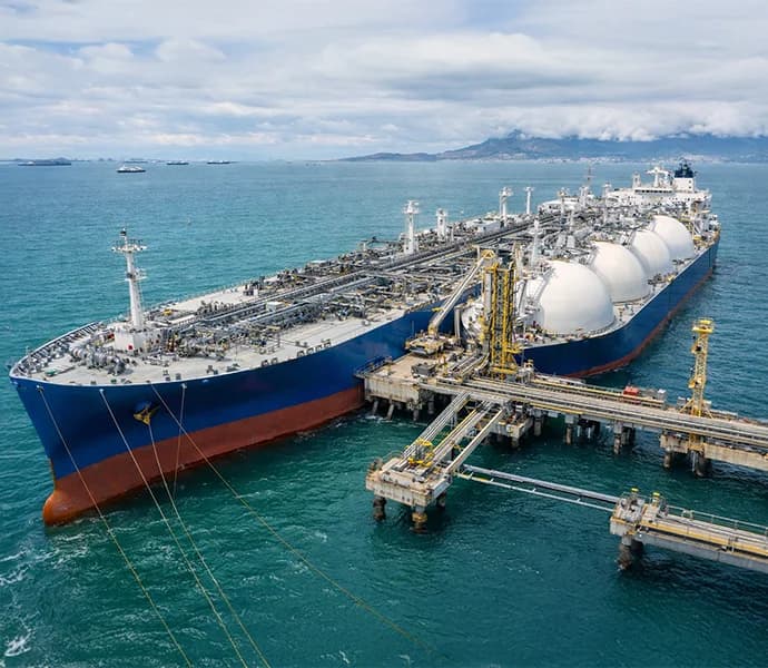 Floating Storage and Regasification Units (FSRU)
